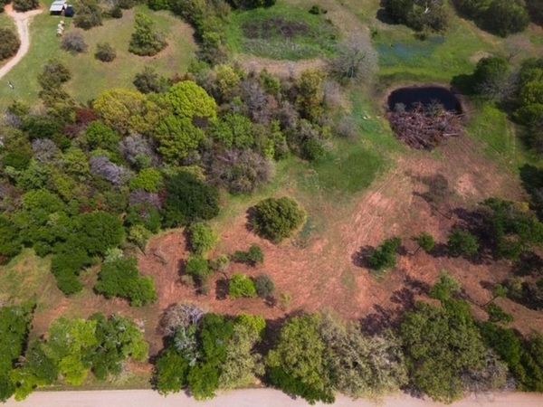 300 Taylor Oaks Drive , Waco, TX 76705