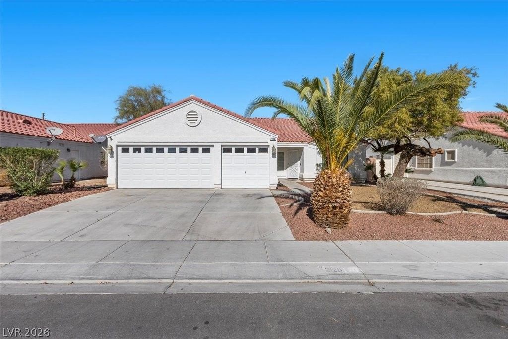 2120 Meadow Green Avenue, North Las Vegas, NV 89031 Main Photo