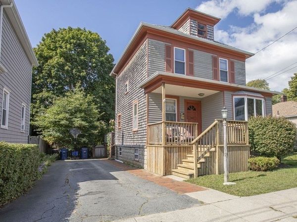 24 Academy Ave, Fairhaven, MA 02719