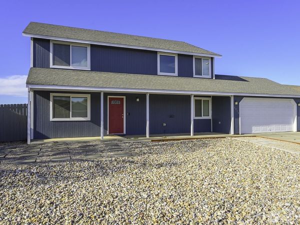 1516 S Husky Dr , Moses Lake, WA 98837