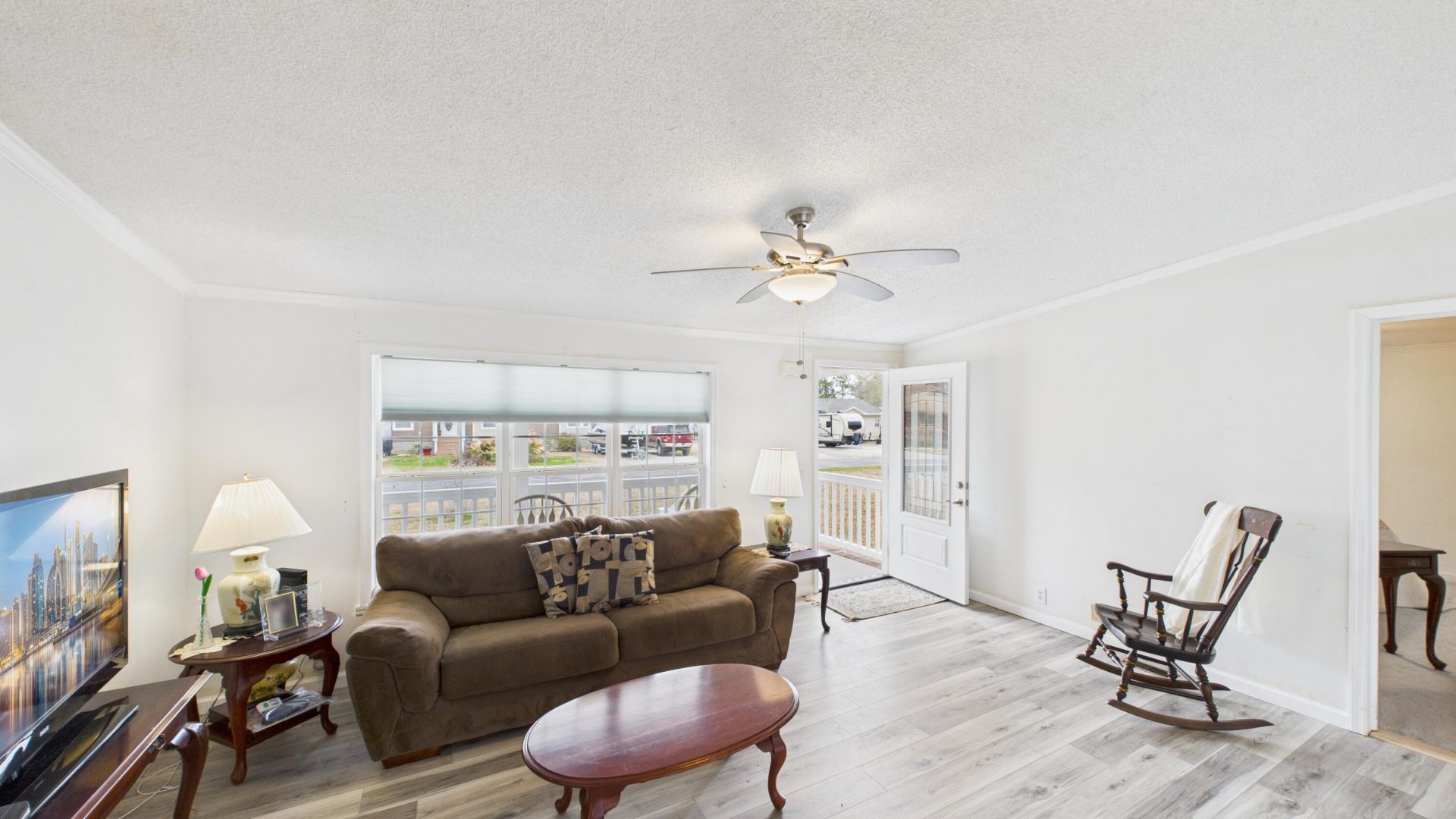 409 Chippendale Lane Photo 11