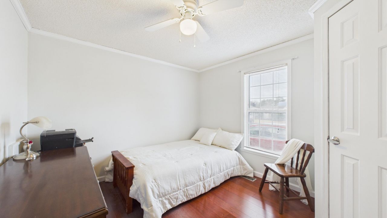 409 Chippendale Lane Photo 14