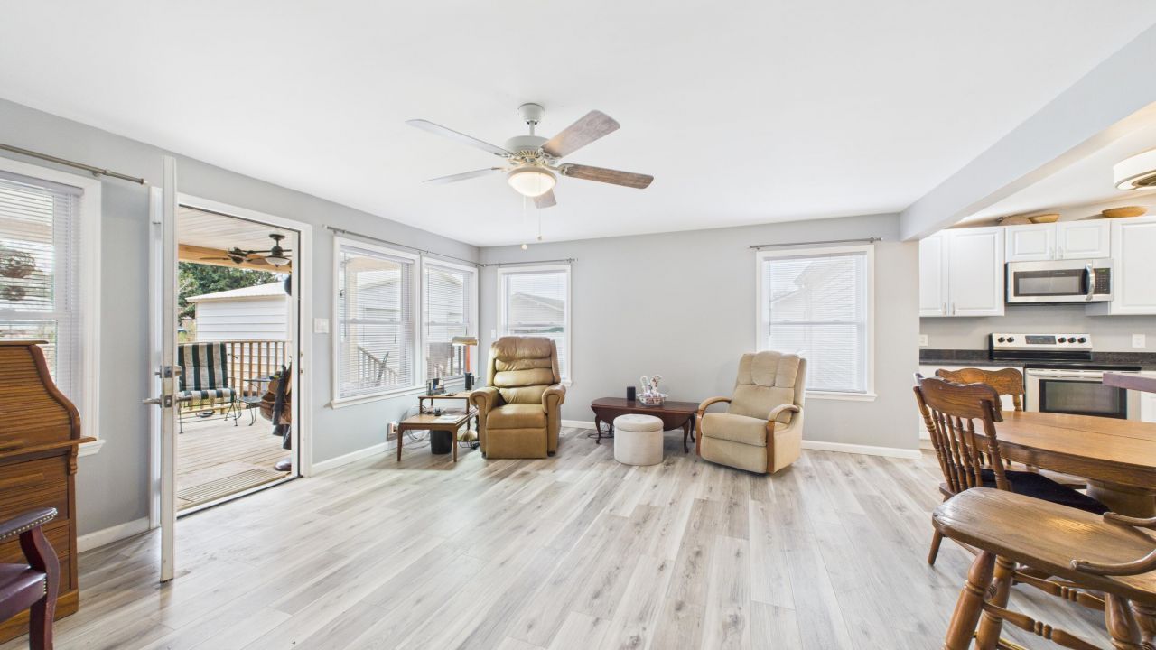 409 Chippendale Lane Photo 4