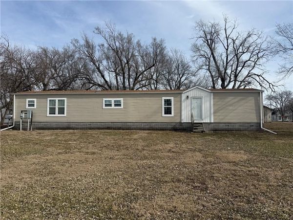 706 Schofield Street, Waverly, KS 66871