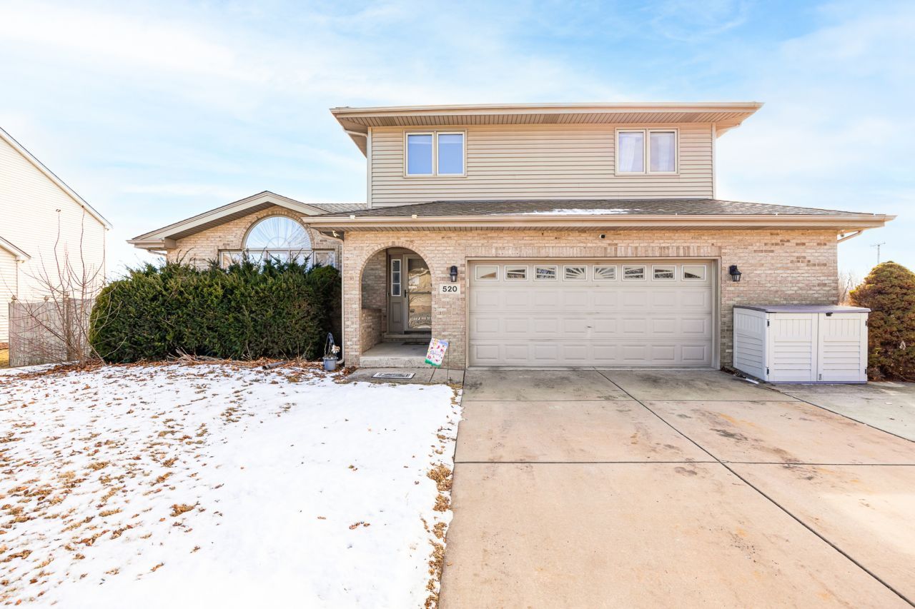 520 High Grove Drive, Minooka, IL 60447 Main Photo