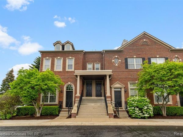 29426 Glenoaks, Farmington Hills, MI 48334