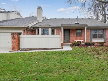 7127 Danbrooke Court, West Bloomfield Twp, MI 48322