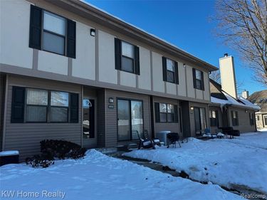 24733 Primrose Lane, Southfield, MI 48033