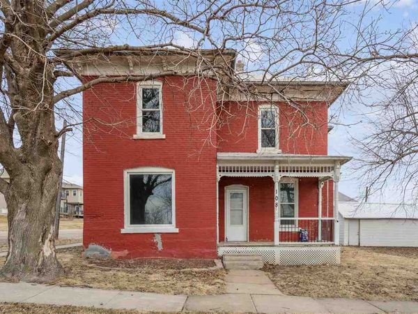 108 Lincoln St, Norway, IA 52318