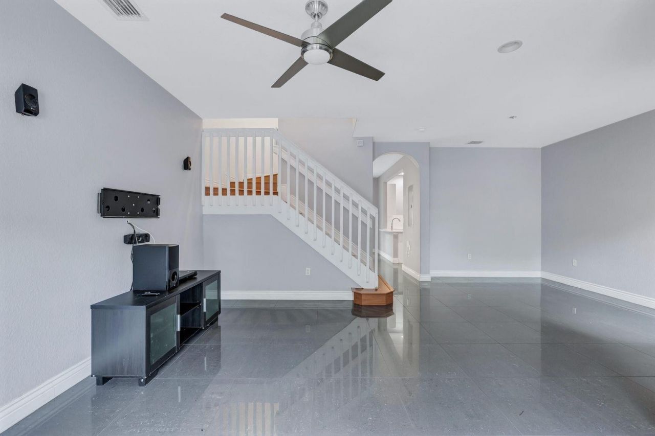 3122 Merrick Terrace, Unit 1904, Margate, FL 33063 Photo