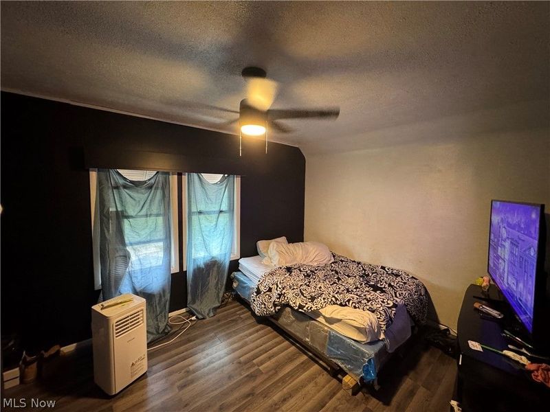 7696 Laumer Avenue, Cleveland, OH 44105 Photo 19