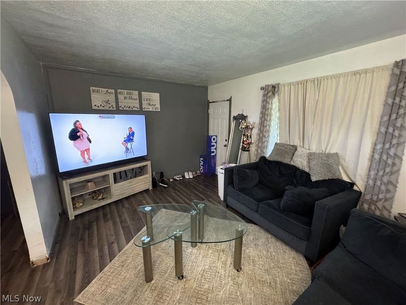 7696 Laumer Avenue, Cleveland, OH 44105 Photo 2