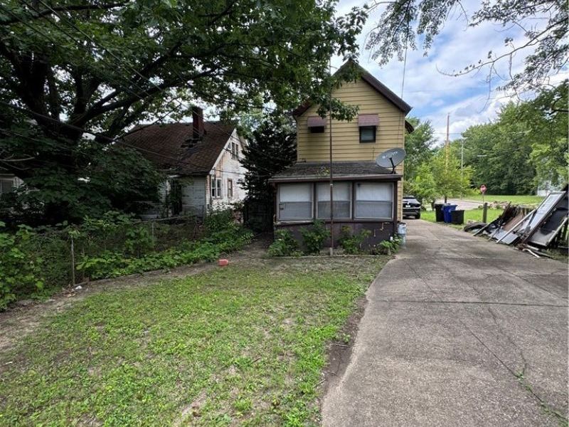 7696 Laumer Avenue, Cleveland, OH 44105 Photo 33