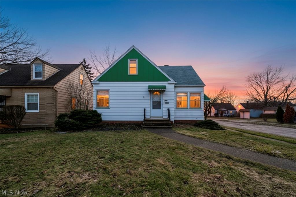 21202 Gardenview Drive, Maple Heights, OH 44137 Main Photo