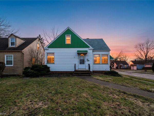 21202 Gardenview Drive, Maple Heights, OH 44137