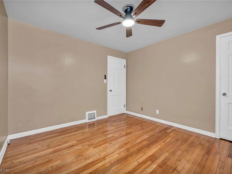 21202 Gardenview Drive, Maple Heights, OH 44137 Photo 19