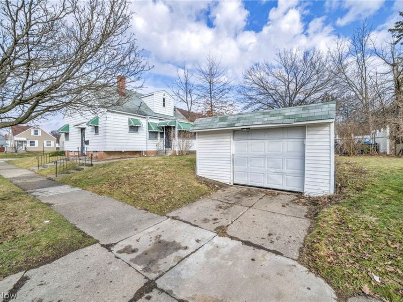 21202 Gardenview Drive, Maple Heights, OH 44137 Photo 4