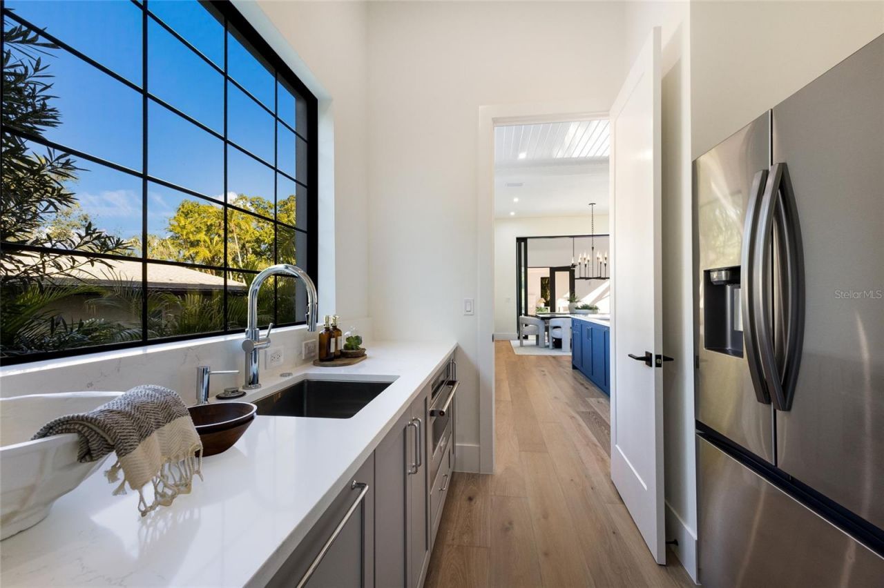 329 Bird Key Drive, Sarasota, FL 34236 Photo