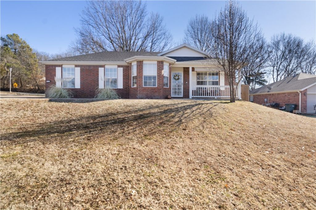 1200 S China Berry Lane, Fayetteville, AR 72704 Main Photo