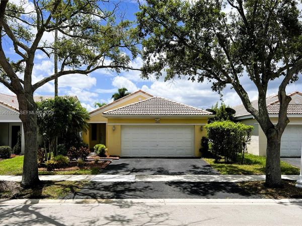 1605 Salerno Cir, Weston, FL 33327