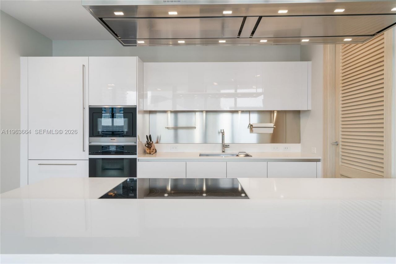 1000 Brickell Plz, Unit PH5005, Miami, FL 33131 Photo