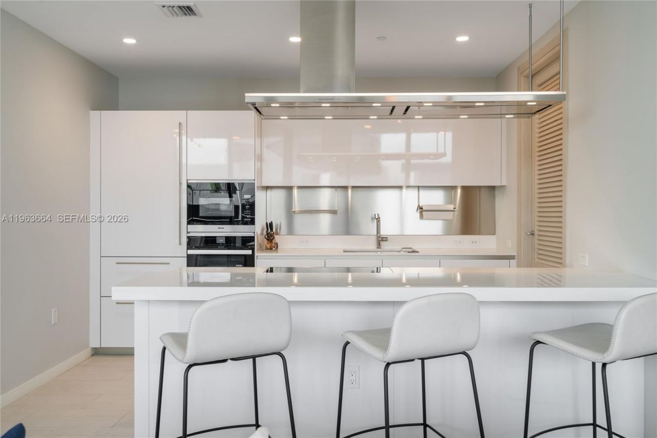 1000 Brickell Plz, Unit PH5005, Miami, FL 33131 Photo