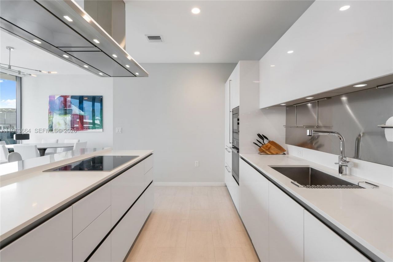 1000 Brickell Plz, Unit PH5005, Miami, FL 33131 Photo