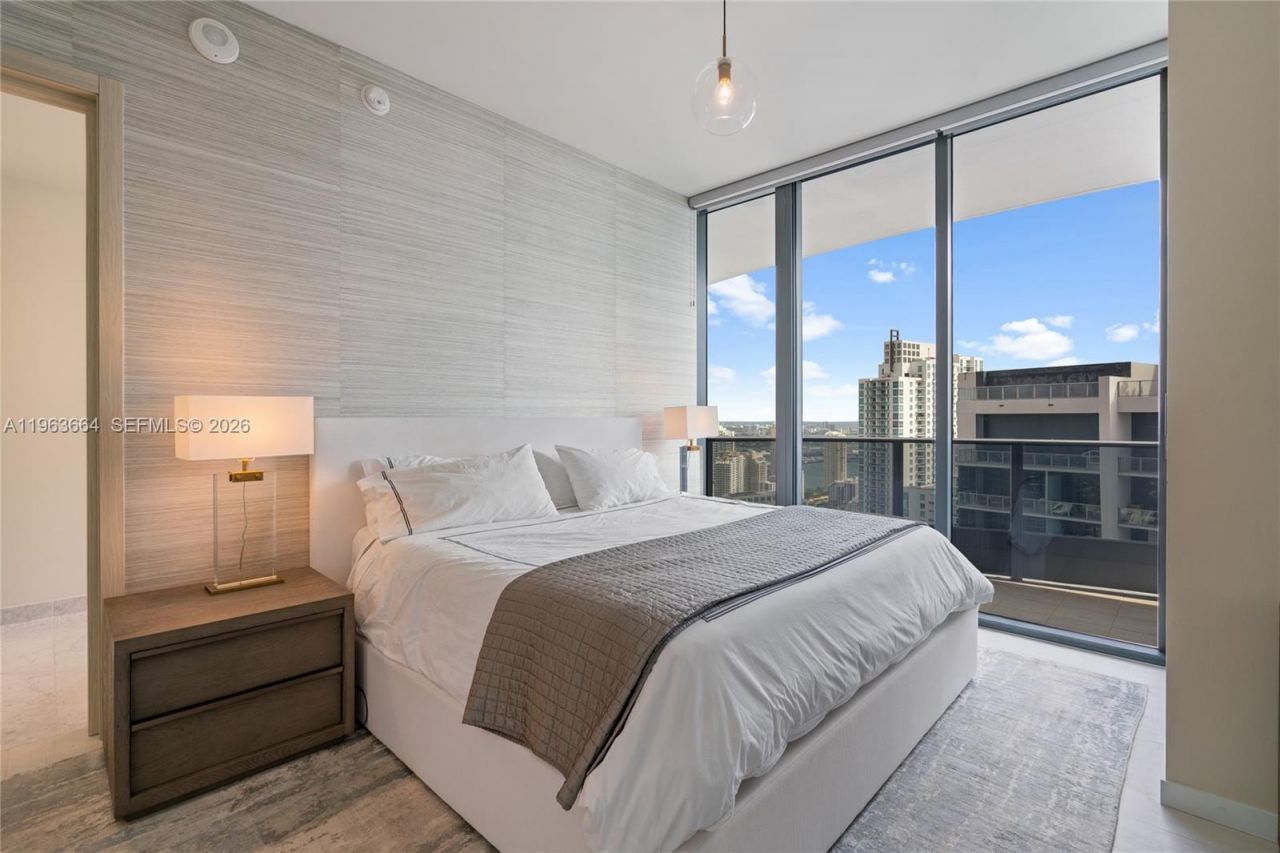 1000 Brickell Plz, Unit PH5005, Miami, FL 33131 Photo