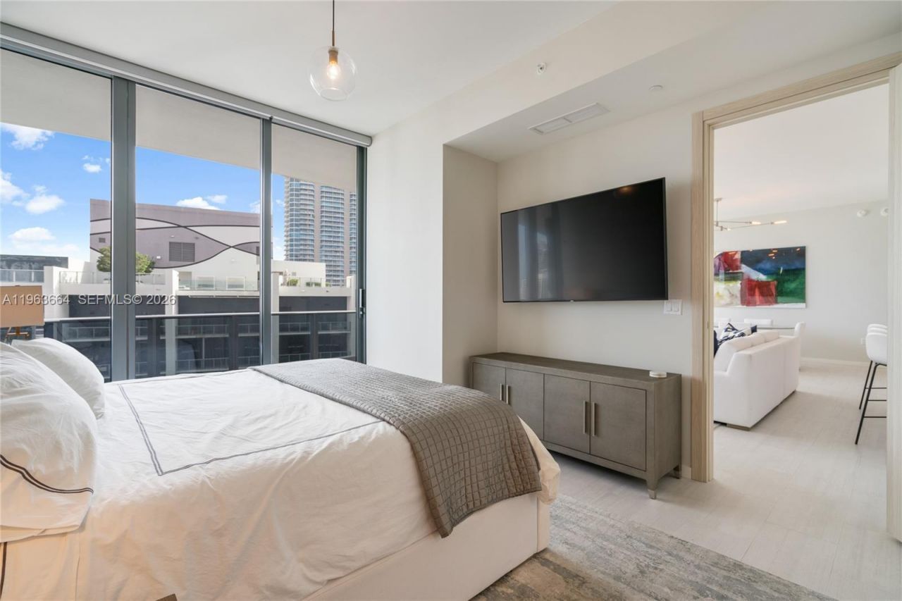 1000 Brickell Plz, Unit PH5005, Miami, FL 33131 Photo