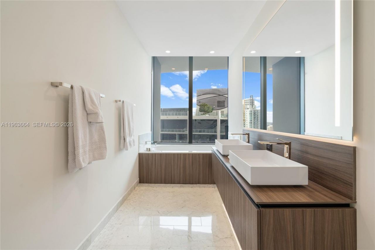 1000 Brickell Plz, Unit PH5005, Miami, FL 33131 Photo