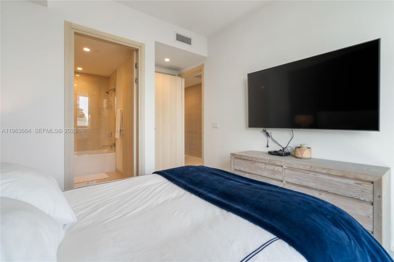 1000 Brickell Plz, Unit PH5005, Miami, FL 33131 Photo