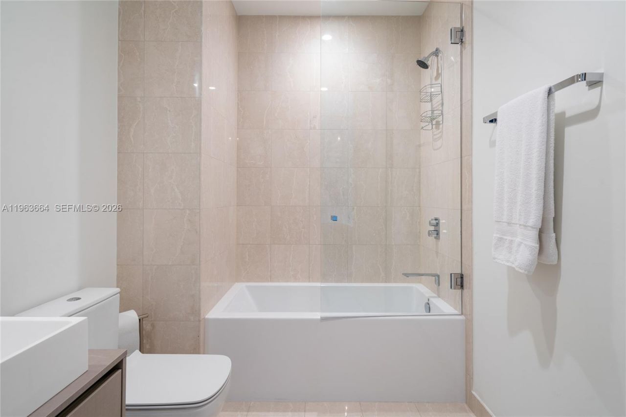 1000 Brickell Plz, Unit PH5005, Miami, FL 33131 Photo