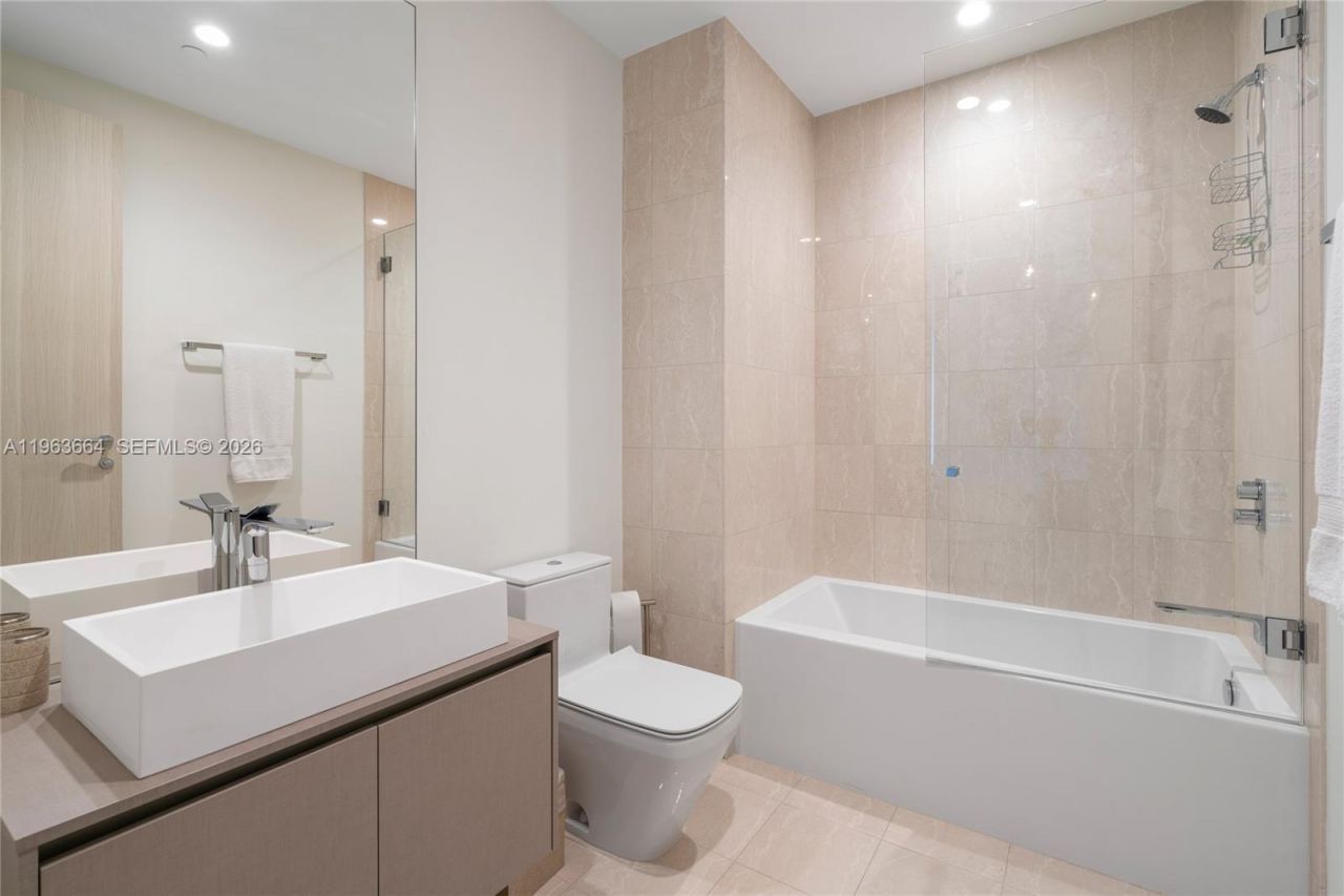 1000 Brickell Plz, Unit PH5005, Miami, FL 33131 Photo