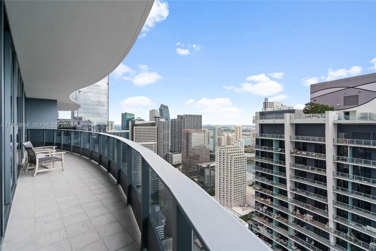 1000 Brickell Plz, Unit PH5005, Miami, FL 33131 Photo