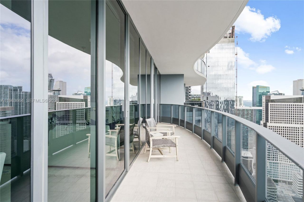 1000 Brickell Plz, Unit PH5005, Miami, FL 33131 Photo