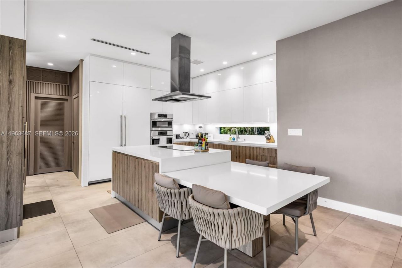 285 W Mashta Dr, Key Biscayne, FL 33149 Photo