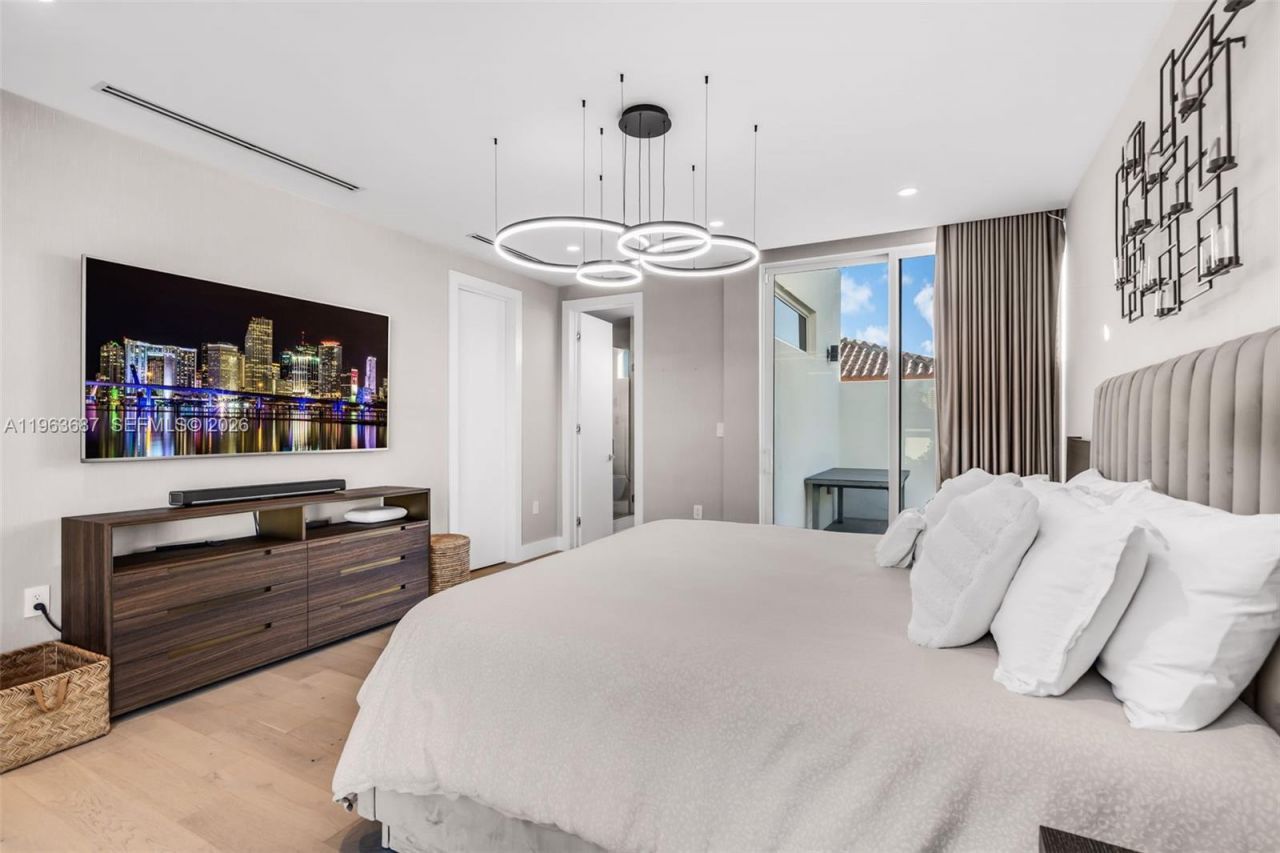 285 W Mashta Dr, Key Biscayne, FL 33149 Photo