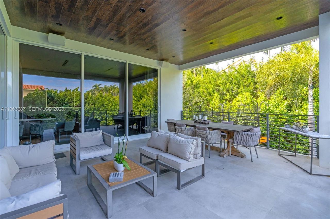 285 W Mashta Dr, Key Biscayne, FL 33149 Photo