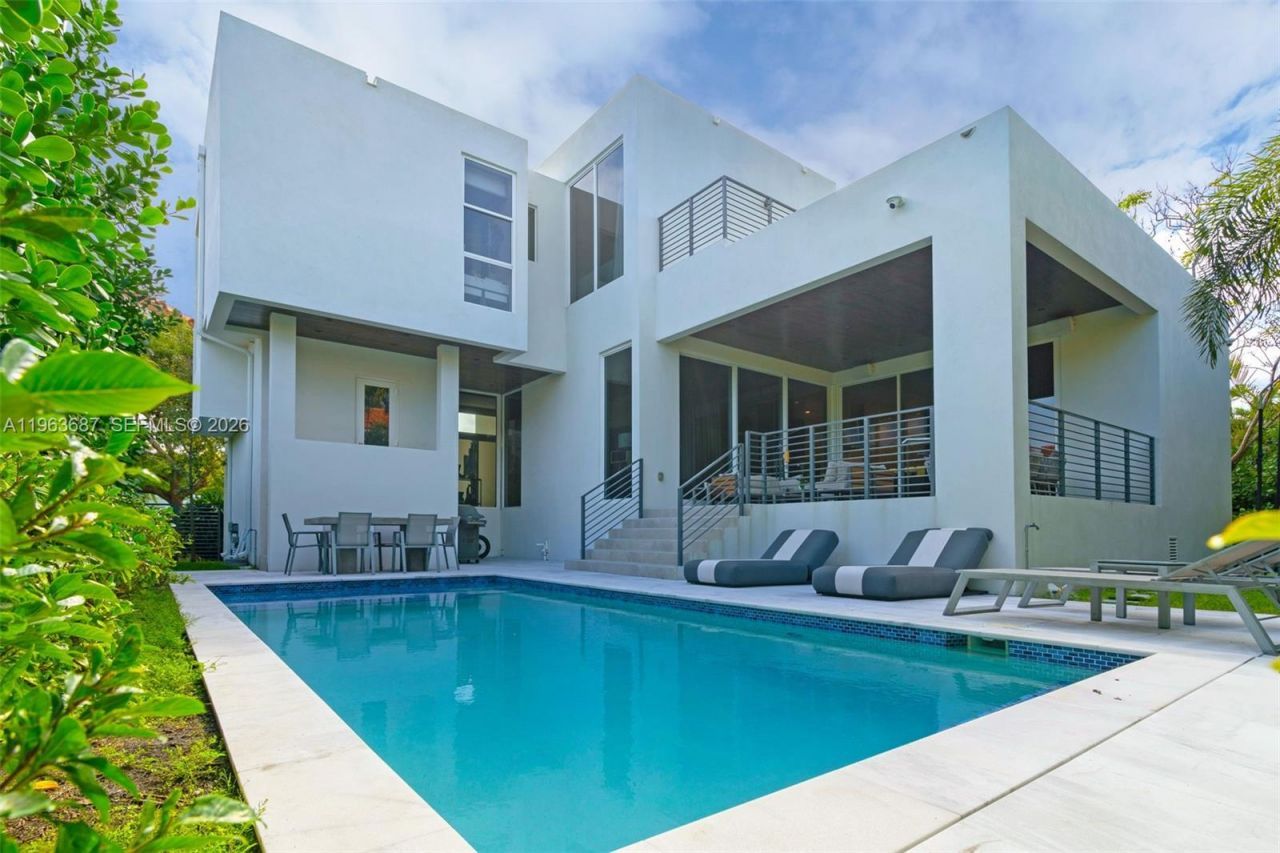 285 W Mashta Dr, Key Biscayne, FL 33149 Photo