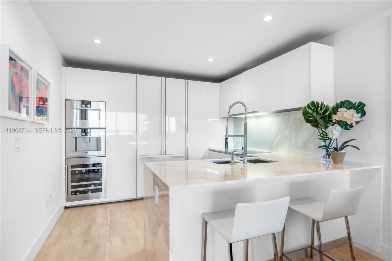 10201 Collins Ave, Unit 1205, Bal Harbour, FL 33154 Photo