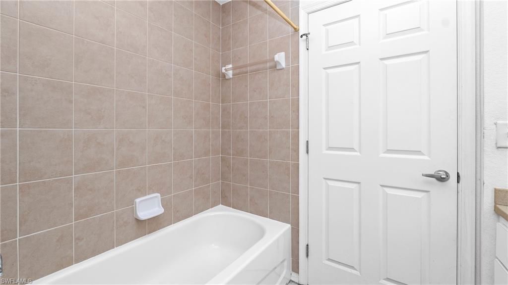 4520 Skyline Blvd, Unit 201, Cape Coral, FL 33914 Photo