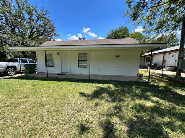 104 E Little Street, Hamilton, TX 76531