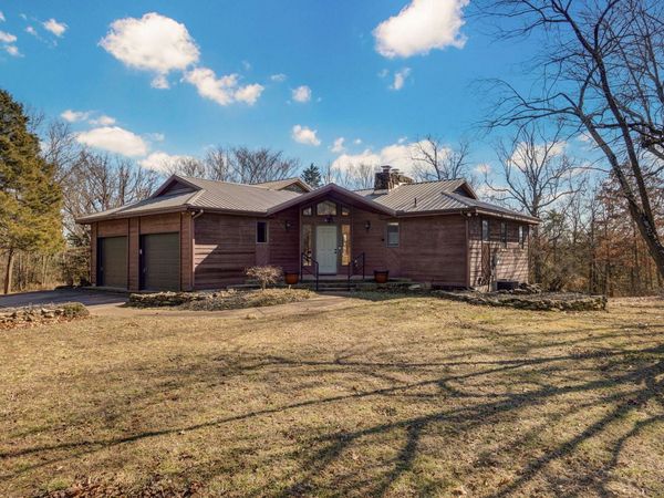 1807 Highway 32 , Halfway, MO 65663