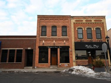 124 Holmes Street S, Shakopee, MN 55379