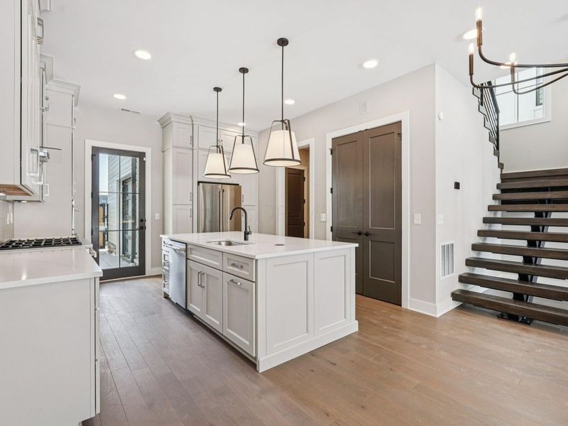 2828 Kobuk Drive, Columbus, OH 43228 Photo 7