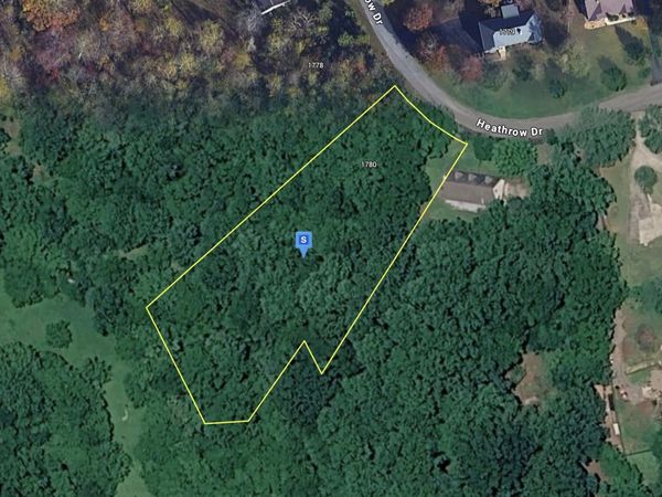 1780 Heathrow Dr, Cookeville, TN 38506