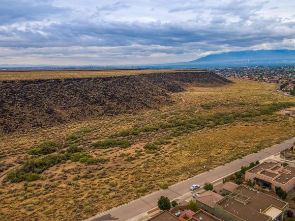 8705 Mesa Rain Road NW, Albuquerque, NM 87120