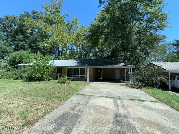 3114 Suncrest Drive, Jackson, MS 39212