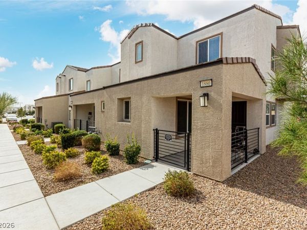 1880 Arcadian King Sun Street , Las Vegas, NV 89106