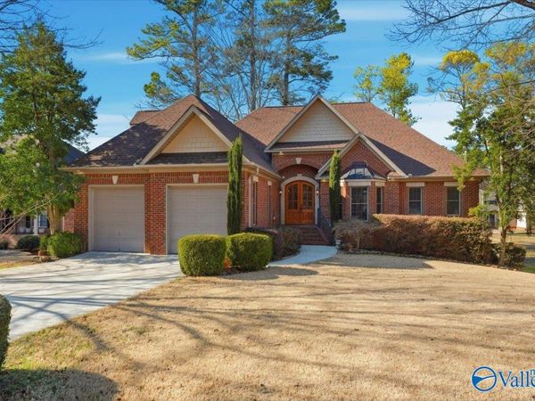 1709 Weymouth Lane NW, Huntsville, AL 35806